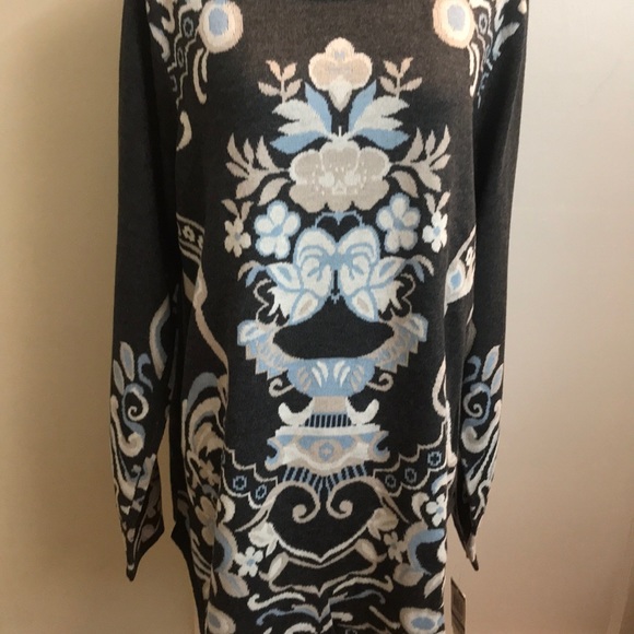 sweater - Picture 3 of 6